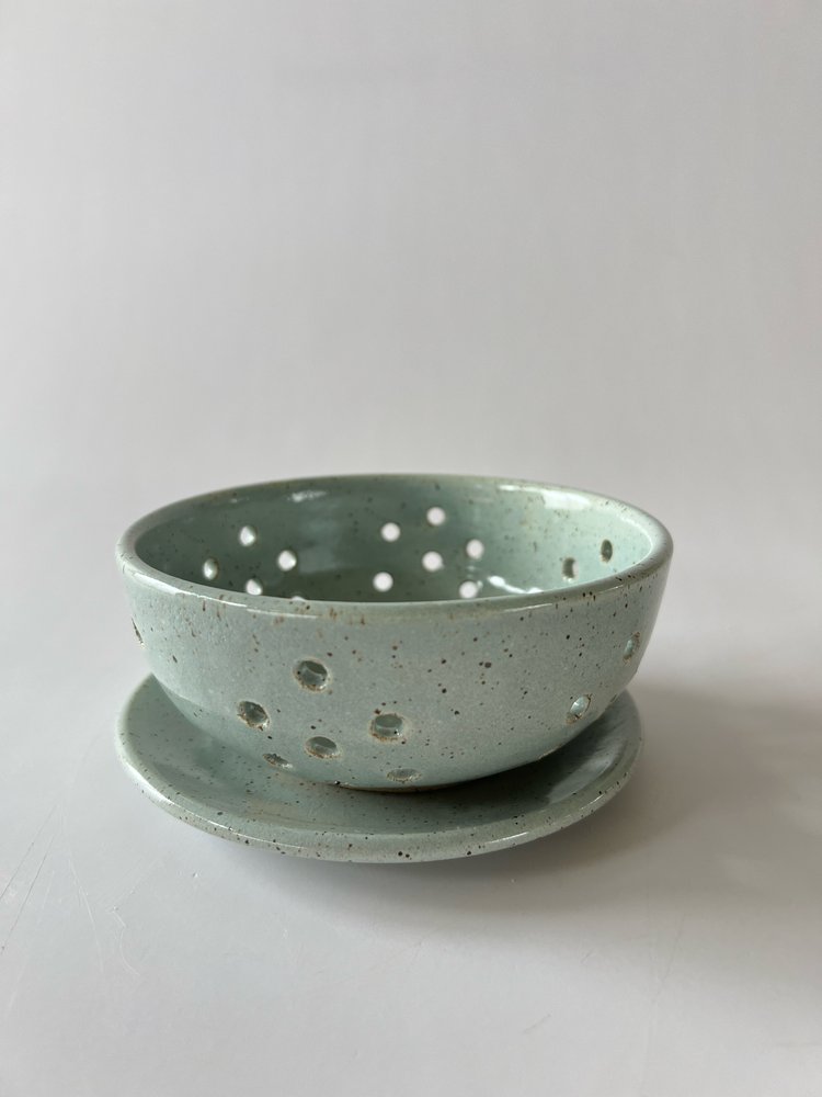 Large Berry Bowl w/saucer Blue(dis)